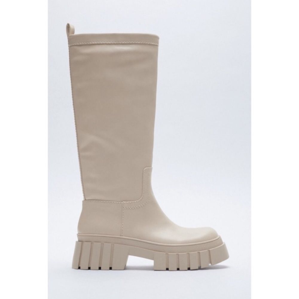 New Zara LOW HEEL HIGH SHAFT TREADED SOLE BOOTS, size 37, us 6.5